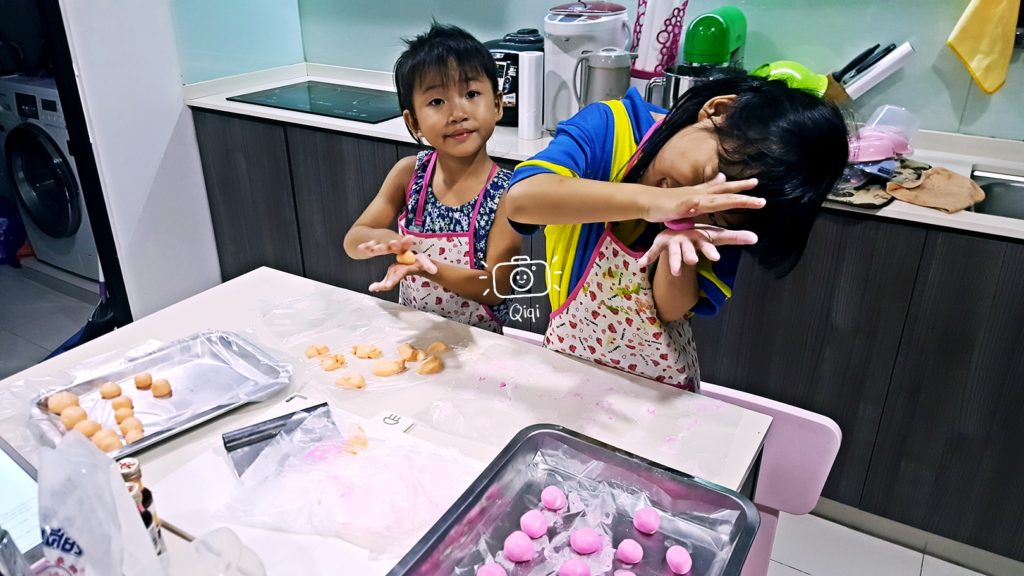 Making Tang Yuan with the kids 2